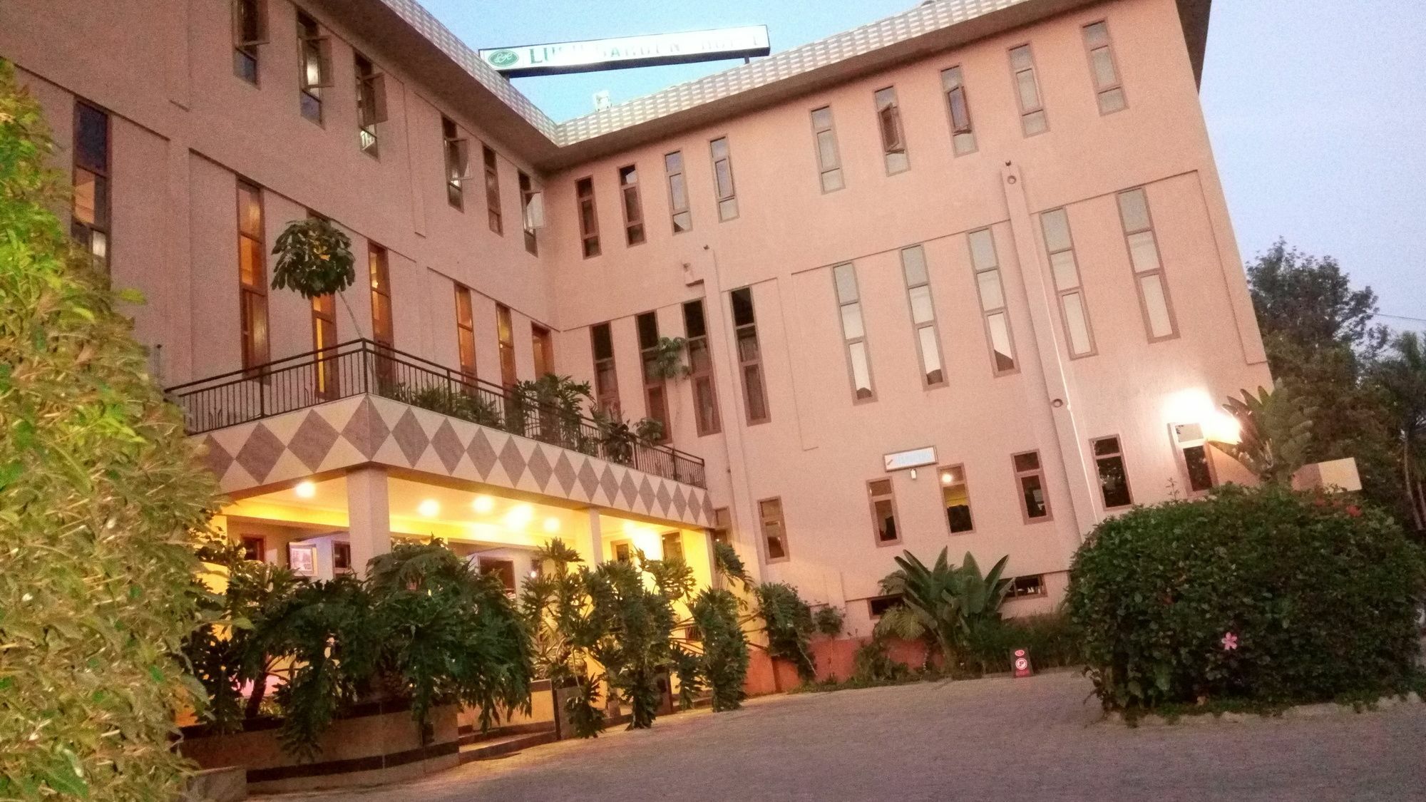 Lush Garden Hotel أروشا المظهر الخارجي الصورة