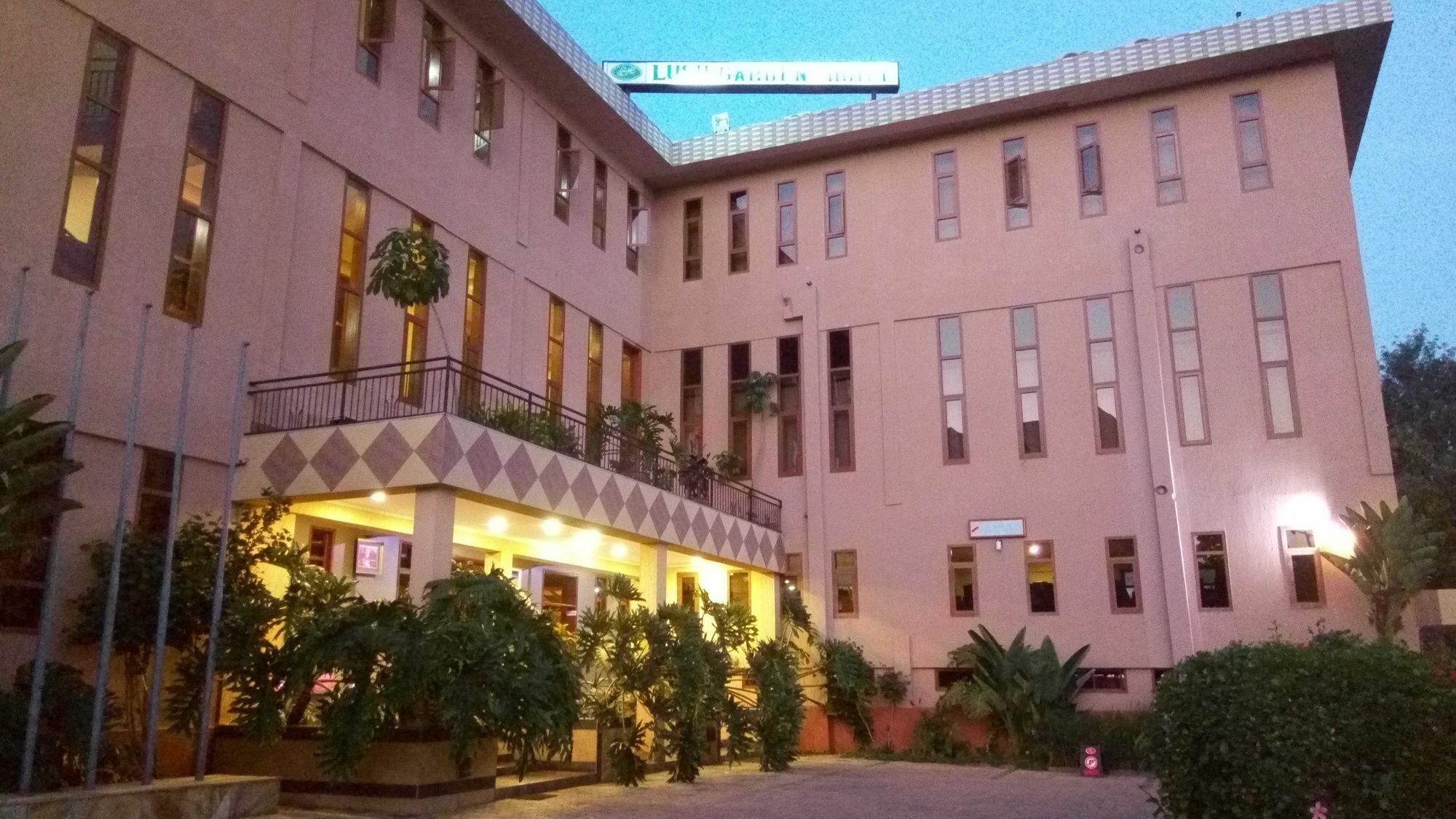 Lush Garden Hotel أروشا المظهر الخارجي الصورة